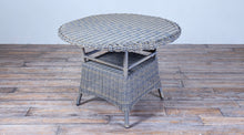 Load image into Gallery viewer, Westhampton Round 39&quot; with Woven Top