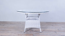 Load image into Gallery viewer, Westhampton Round 47&quot; with Woven Top