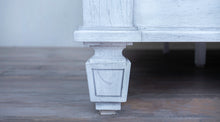 Load image into Gallery viewer, Bleecker Street King Bed with Foot Bench