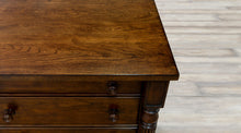 Load image into Gallery viewer, Safari 8 drawers Dresser