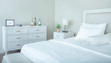 Load image into Gallery viewer, Bleecker Street King Bed with Foot Bench