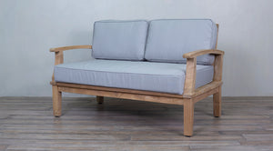 Westhampton Loveseat